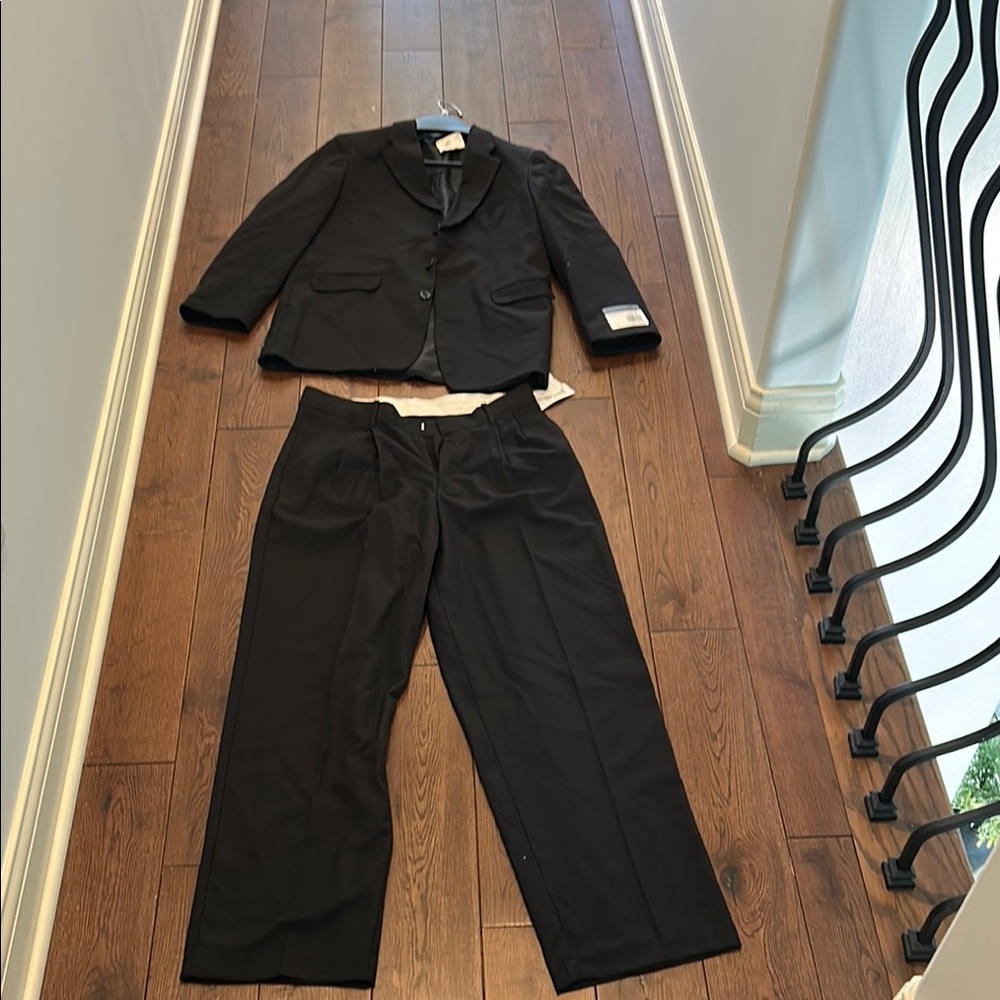 Perry Ellis Black Pantsuit Elegant and Timeless